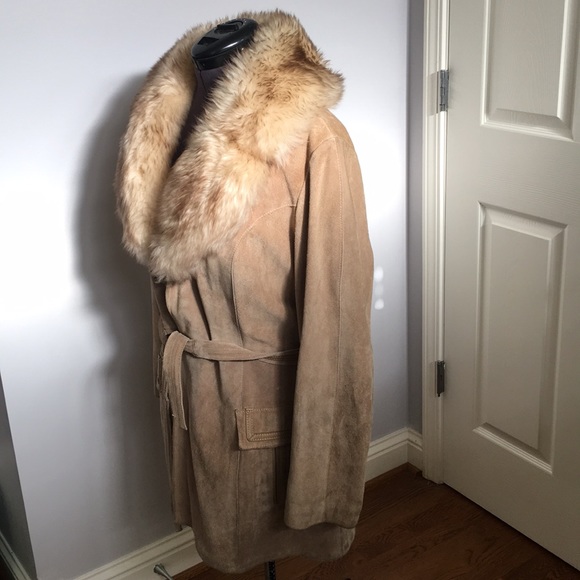 Vintage Coat - Picture 2 of 4